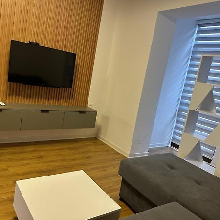 Vera'S Apartment 地拉那 外观 照片