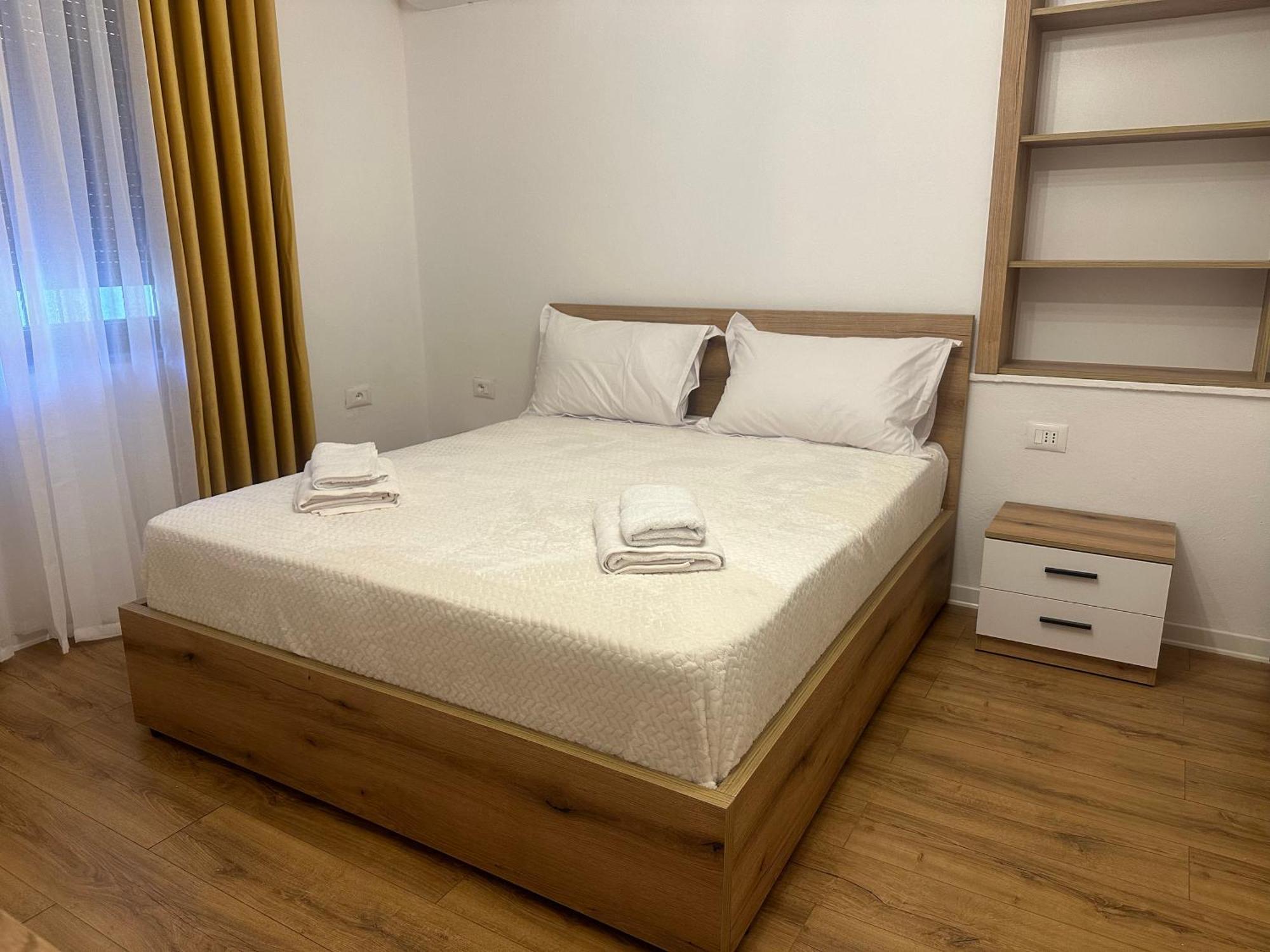 Vera'S Apartment 地拉那 外观 照片