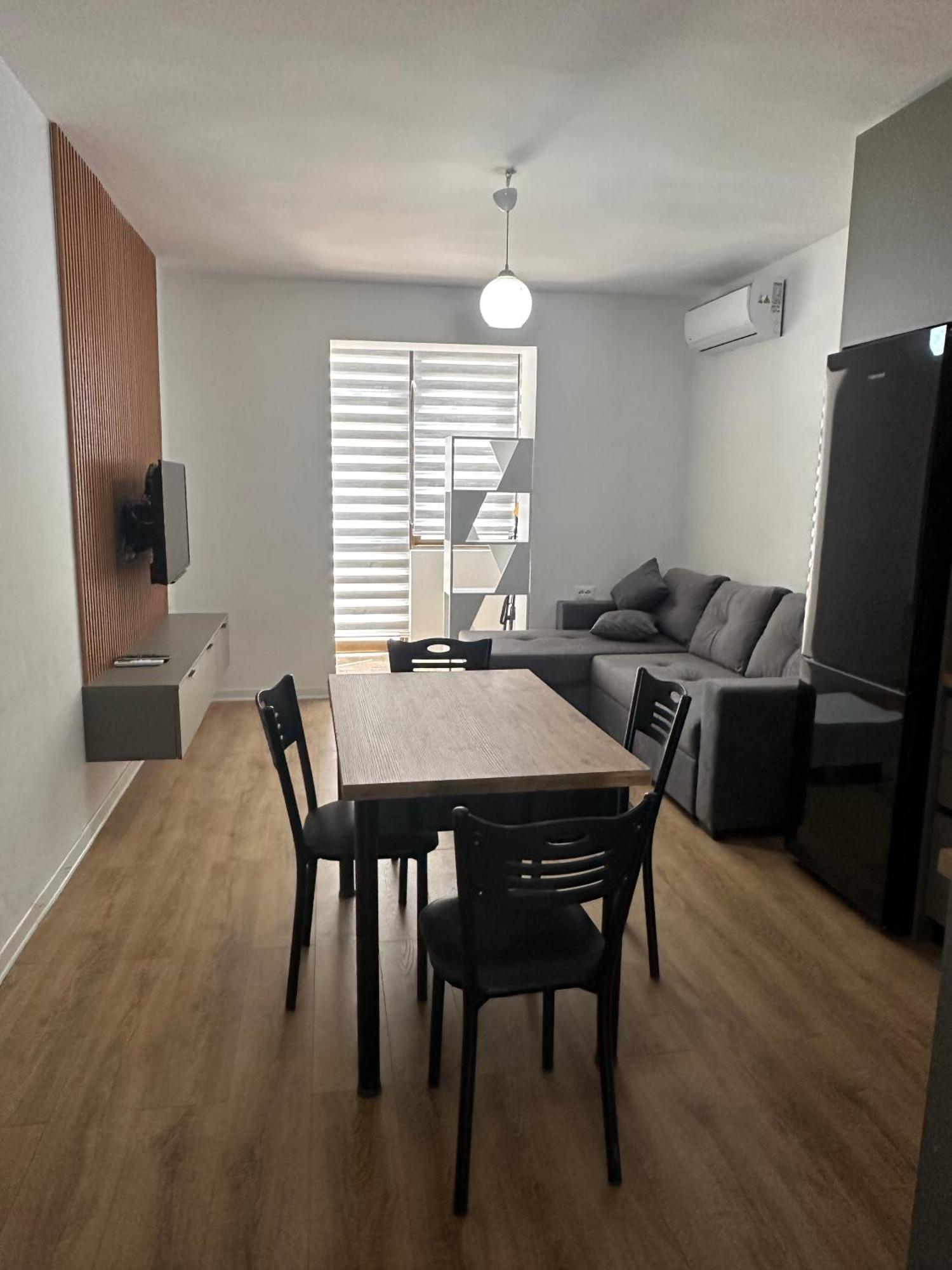Vera'S Apartment 地拉那 外观 照片