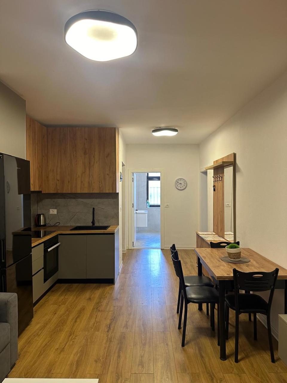 Vera'S Apartment 地拉那 外观 照片