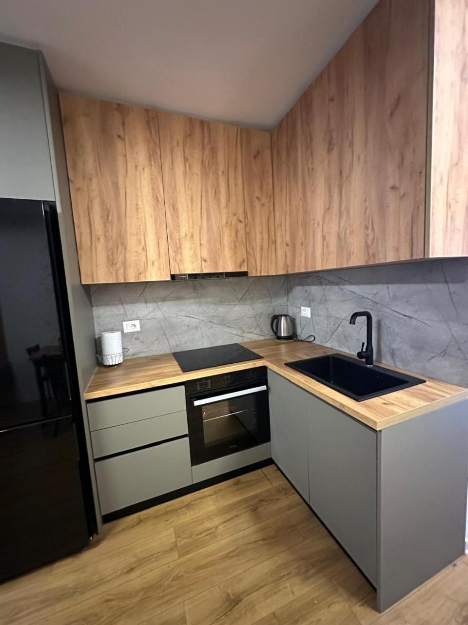 Vera'S Apartment 地拉那 外观 照片